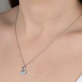 Gumush Swarovski Taşlı Kuğu Gümüş Kadın Kolye
