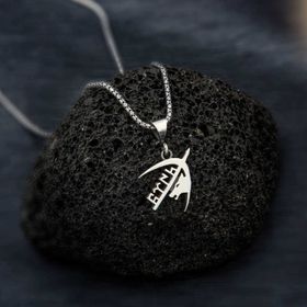 Gumush T4137 Gümüş Bozkurt Ok ve Göktürkçe Türk Yazılı Kolye