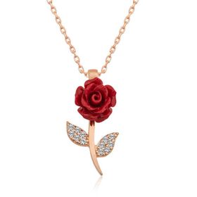 Gumush T5219 ​Gümüş Rose Kırmızı Gül Kolye