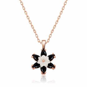 Gumush T5360 Gümüş Rose Siyah Lotus Çiçeği Kolye
