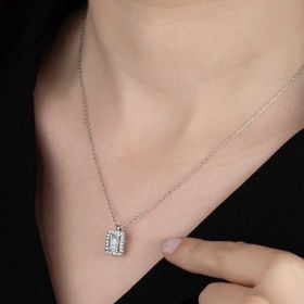 Gumush T5748 Swarovski Taşlı Baget Gümüş Kadın Kolye