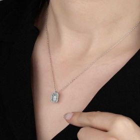 Gumush T5749 Swarovski Taşlı Baget Gümüş Kadın Kolye