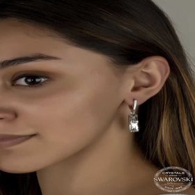 Gumush T7100 Swarovski Crystal Taşlı Beyaz Baget Sallantılı Kadın Gümüş Küpe