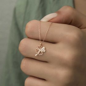 Gumush T7965 Kalpli Dört Yapraklı Yonca Gümüş Kadın Kolye