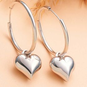 Gumush T8025 Kalp Sallantılı Kadın Gümüş Küpe
