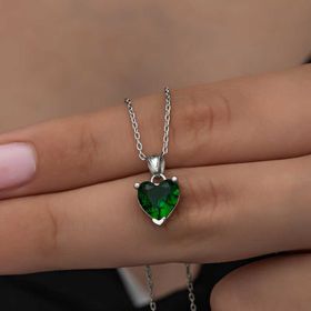 Gumush T8061 Yeşil Taşlı Kalpli Kadın Gümüş Kolye