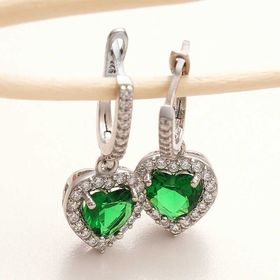 Gumush T8062 Yeşil Taşlı Kalpli Kadın Gümüş Küpe