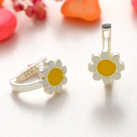 Gumush T8162 Papatya Çocuk Gümüş Küpe