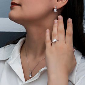 Gumush T8192 Çiçek Desenli Kadın Gümüş Set