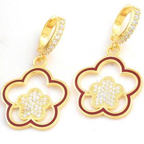 Gumush T8208 ​Gold Sallantılı Çiçek Desenli Kadın Gümüş Küpe