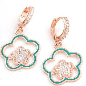 Gumush T8211 ​Rose Sallantılı Çiçek Desenli Kadın Gümüş Küpe