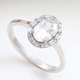 Gumush T8245 Gümüş Oval Zirkon Taşlı Kadın Yüzük