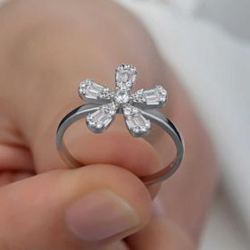 Gumush T8297 Zirkon Taşlı Çiçek Gümüş Kadın Yüzük