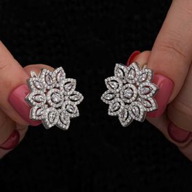 Gumush T8691 Zirkon Taşlı Çiçek Kadın Gümüş Küpe