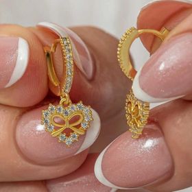 Gumush T8818 Gold Kalp Kurdele Sallantılı Kadın Gümüş Küpe