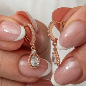 Gumush T8846 Sallantılı Rose Damla Kadın Gümüş Küpe