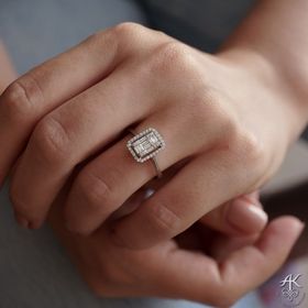 Harem Altın B18 0.32 ct Baget Kadın Pırlanta Yüzük