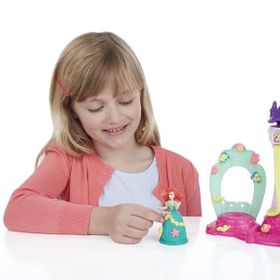 Hasbro Play-Doh B1859 Kraliyet Sarayı Oyun Seti