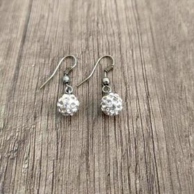 Hdmarketim Şambala Model Swarovski Taşlı Küçük Beyaz Sallantılı Küpe