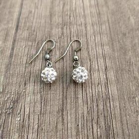 Hdmarketim Şambala Model Swarovski Taşlı Küçük Beyaz Sallantılı Küpe