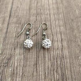 Hdmarketim Şambala Model Swarovski Taşlı Küçük Beyaz Sallantılı Küpe