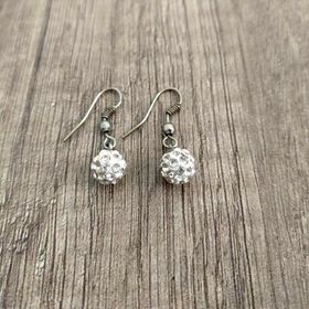 Hdmarketim Şambala Model Swarovski Taşlı Küçük Beyaz Sallantılı Küpe