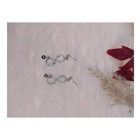 Hdmarketim Swarovski Taşlı Beyaz Sonsuzluk Temalı Nazarlı Küpe