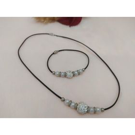 Hdmarketim Swarovski Taşlı Sıra İncili Kaucuk Bileklikli Kolye