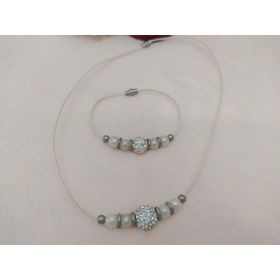 Hdmarketim Swarovski Taşlı Sıra İncili Kaucuk Bileklikli Kolye