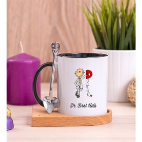 Hediye Dükkanı Doktor Karikatürü Ahşap Altlıklı Kaşıklı Siyah Kupa Bardak