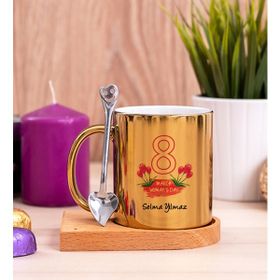 Hediye Dükkanı Kadınlar Günü Hediyesi Ahşap Altlıklı Kaşıklı Gold Kupa Bardak