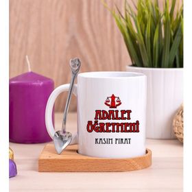 Hediye Dükkanı Kişiye Özel Adalet Öğretmeni Ahşap Altlıklı Kaşıklı Beyaz Kupa Bardak