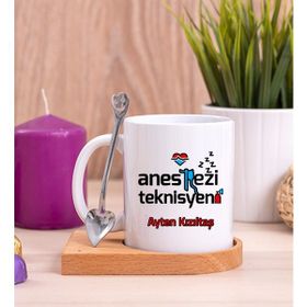 Hediye Dükkanı Kişiye Özel Anestezi Teknisyeni Ahşap Altlıklı Kaşıklı Beyaz Kupa Bardak