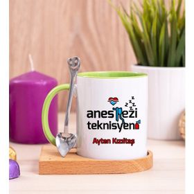 Hediye Dükkanı Kişiye Özel Anestezi Teknisyeni Ahşap Altlıklı Kaşıklı Beyaz Kupa Bardak