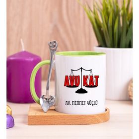Hediye Dükkanı Kişiye Özel Avukat Ahşap Altlıklı Kaşıklı Beyaz Yeşil Kupa Bardak