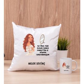 Hediye Dükkanı Kişiye Özel Az Önce Aşık Oldum Tasarım Esprili Beyaz Kupa Bardak ve Kare Yastık