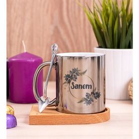 Hediye Dükkanı Kişiye Özel Çiçek Desenli İsme Özel Ahşap Altlıklı Kaşıklı Silver Kupa Bardak