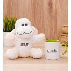 Hediye Dükkanı Kişiye Özel Çiçek Harf Tasarım İsim Yazılı Yeşil Kupa Bardak ve Peluş Koyun