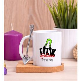 Hediye Dükkanı Kişiye Özel Fizik Öğretmeni Ahşap Altlıklı Kaşıklı Beyaz Kupa Bardak