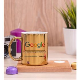 Hediye Dükkanı Kişiye Özel Google Tasarım Esprili Ahşap Altlıklı Mumlu Gold Kupa Bardak