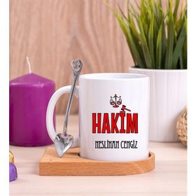 Hediye Dükkanı Kişiye Özel Hakim Ahşap Altlıklı Kaşıklı Beyaz Kupa Bardak