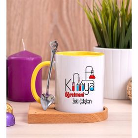 Hediye Dükkanı Kişiye Özel Kimya Öğretmeni Ahşap Altlıklı Kaşıklı Sarı Kupa