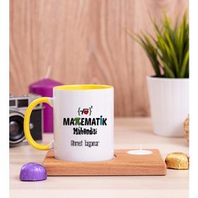 Hediye Dükkanı Kişiye Özel Matematik Mühendisi Ahşap Altlıklı Mumlu Sarı Kupa