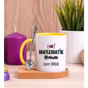 Hediye Dükkanı Kişiye Özel Matematik Öğretmeni Ahşap Altlıklı Kaşıklı Sarı Kupa