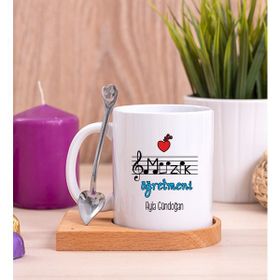 Hediye Dükkanı Kişiye Özel Müzik Öğretmeni Ahşap Altlıklı Kaşıklı Beyaz Kupa Bardak