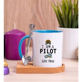 Hediye Dükkanı Kişiye Özel Pilot Ahşap Altlıklı Kaşıklı Mavi Kupa