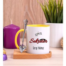 Hediye Dükkanı Kişiye Özel Sekreter Ahşap Altlıklı Kaşıklı Sarı Kupa