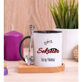 Hediye Dükkanı Kişiye Özel Sekreter Baskılı Ahşap Altlıklı Kaşıklı Siyah Kupa Bardak