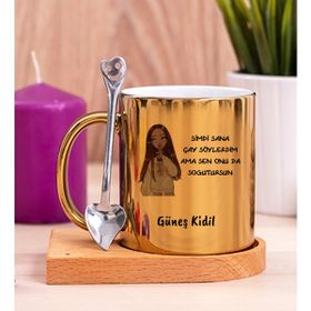 Hediye Dükkanı Kişiye Özel Sen Onu Da Soğutursun Esprili Ahşap Altlıklı Gold Kupa Bardak