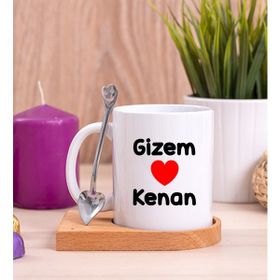 Hediye Dükkanı Kişiye Özel Sevgililere Özel Isim Yazılı Ahşap Altlıklı Kaşıklı Beyaz Kupa Bardak